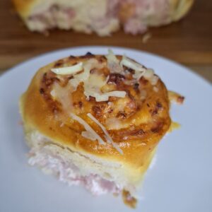 Rollos Divinos de Bacon, jamón dulce y queso