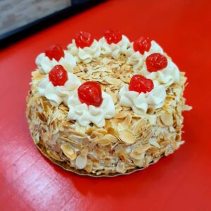 Tarta Sarah con nata